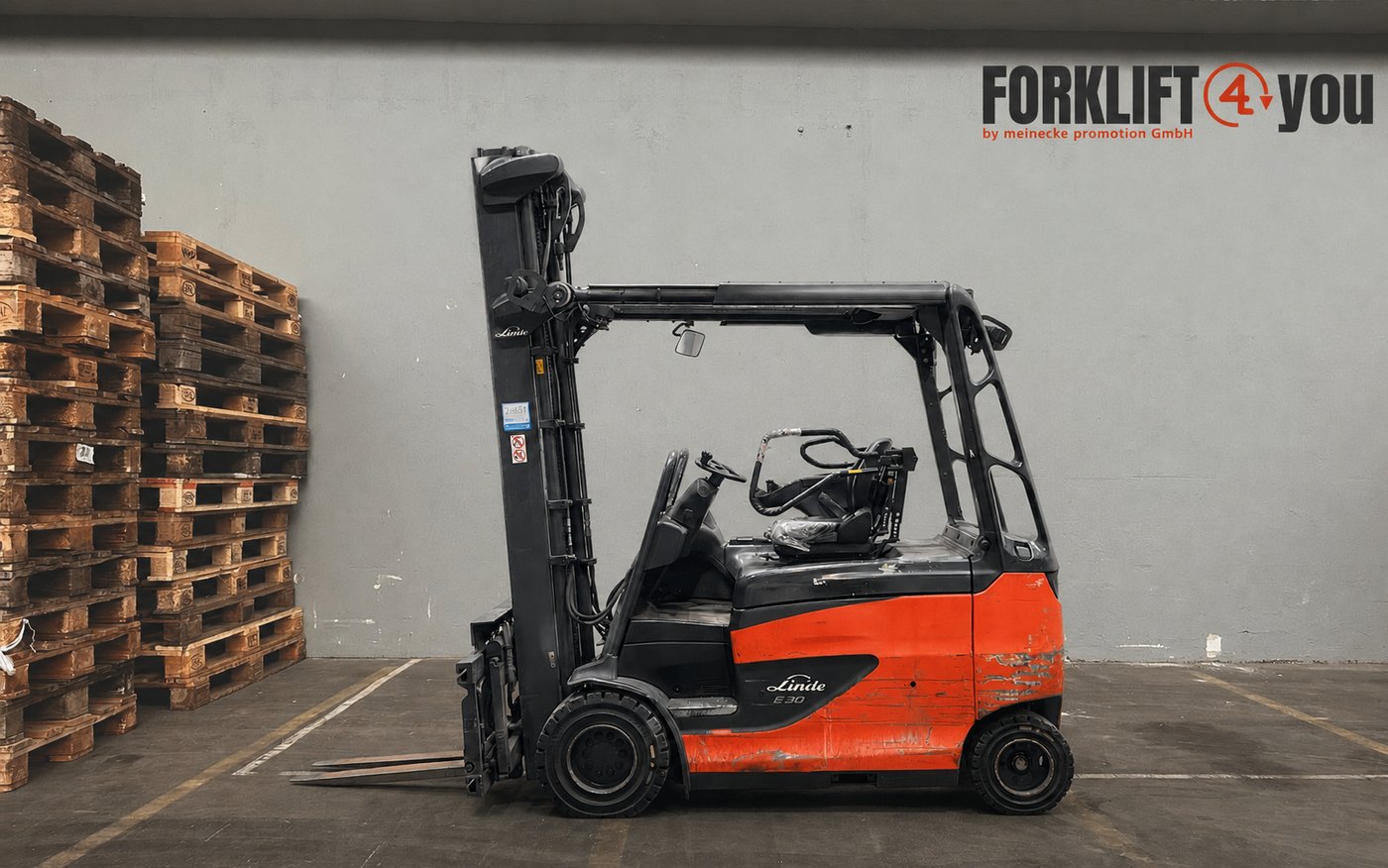 Linde E30 Elektro-Frontstapler – Seitenansicht